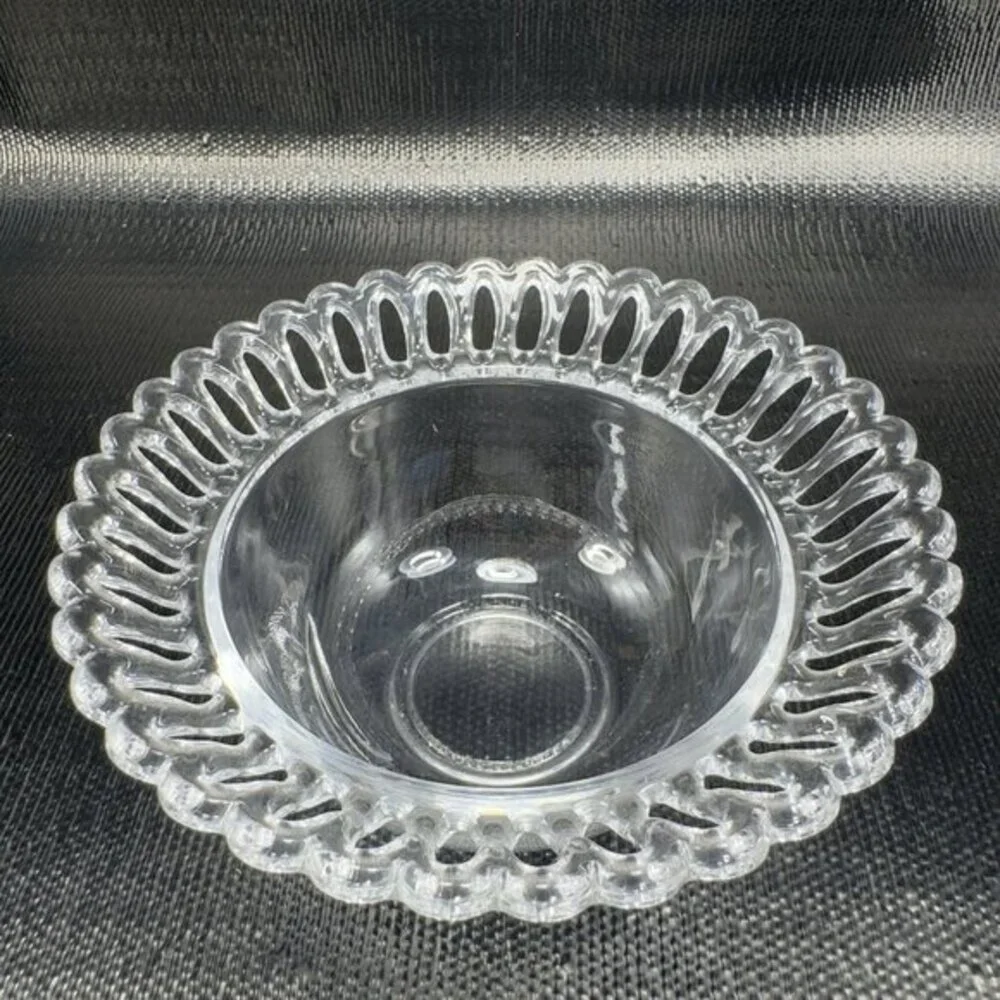 Vintage‎ Clear Glass Bowl With Blown Glass Looped Rim Dish Bowl Decorative Bowl
